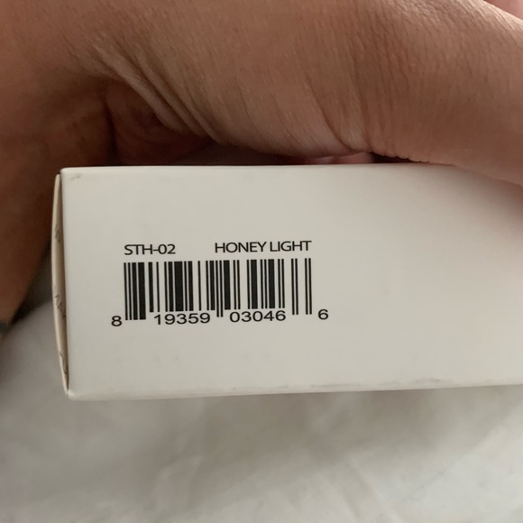 Studio Makeup “Honey Light” Tinted Moisturizer - Picture 3 of 3